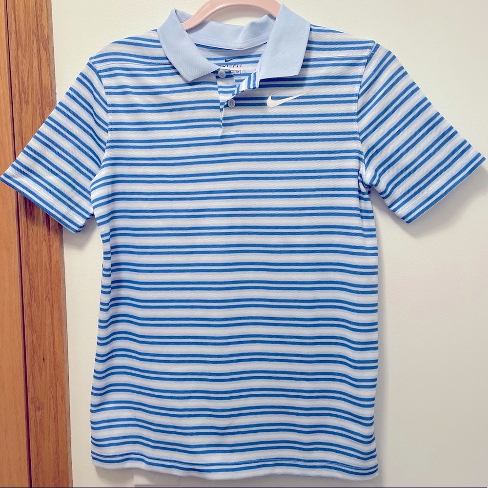 Women’s Nike shirt